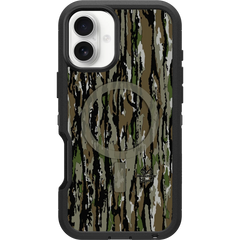 iPhone 16 Plus Defender Series Pro XT Case with MagSafe Realtree