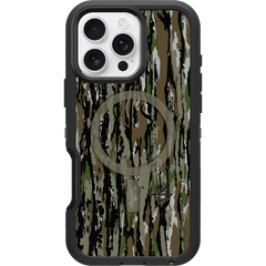 iPhone 16 Pro Max Defender Series Pro XT Case with MagSafe Realtree